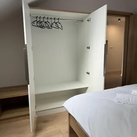 Lesna 5, Apartment *