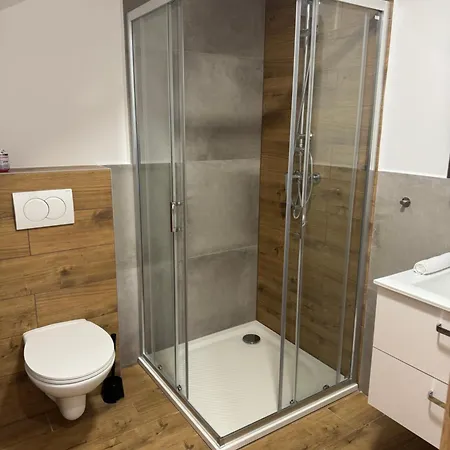 アパート Lesna 5, Bojnice ボイニツェ