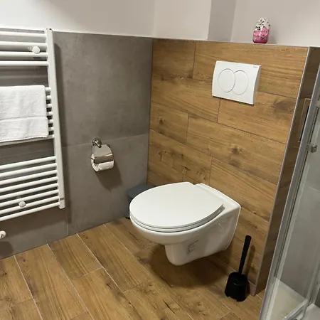 Lesna 5, Apartment